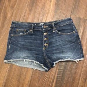 NWOT Universal Thread Denim Shorts